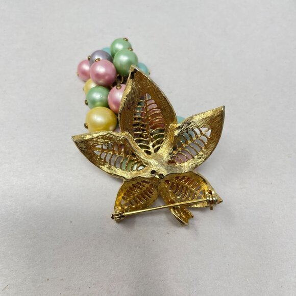 Vintage Pastel Grape Set Clip On‎ Earrings Convertible Brooch Necklace Pendant - Picture 9 of 12